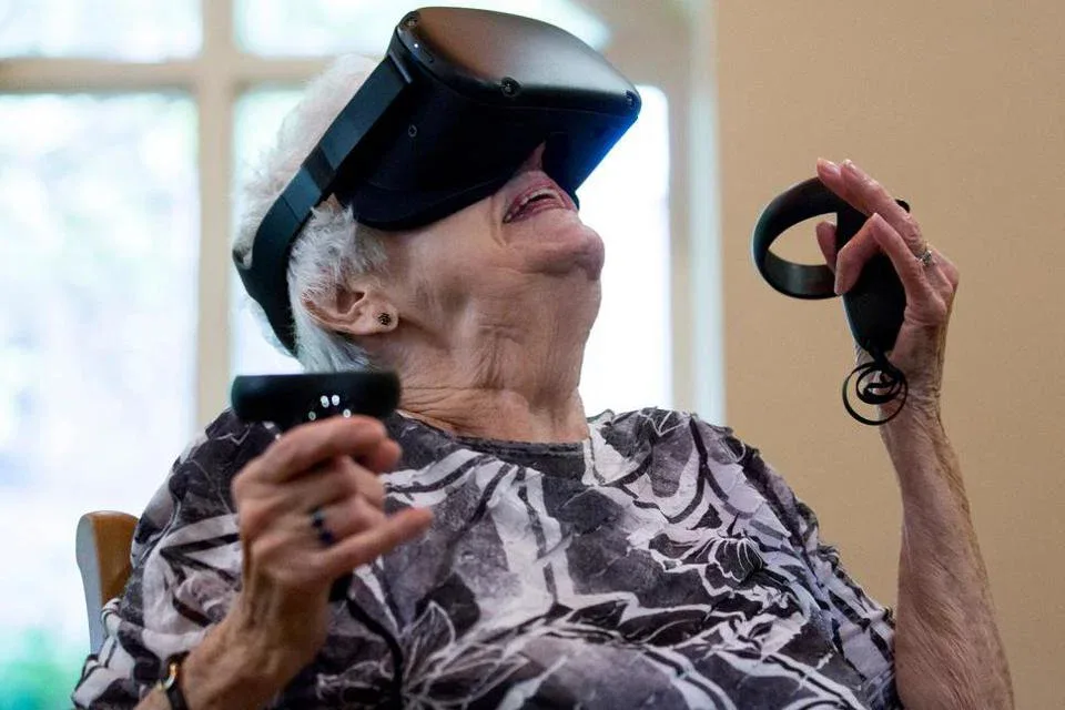 VR יכולה לעזור לקשישים לשפר את שיווי המשקל שלהם.
