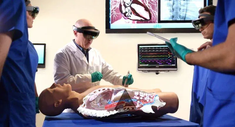 אימון VR רפואי: הוכח כמשפר מיומנויות וביטחון