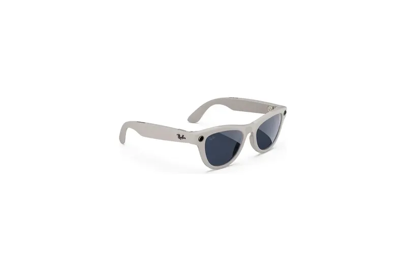 Ray-Ban Meta Skyler (Gen 2) – Shiny Chalky Gray / Clear to Sapphire Transitions® (Ray-Ban Meta Skyler Gen 2 Shiny Chalky Gray / Clear to Sapphire Transitions)